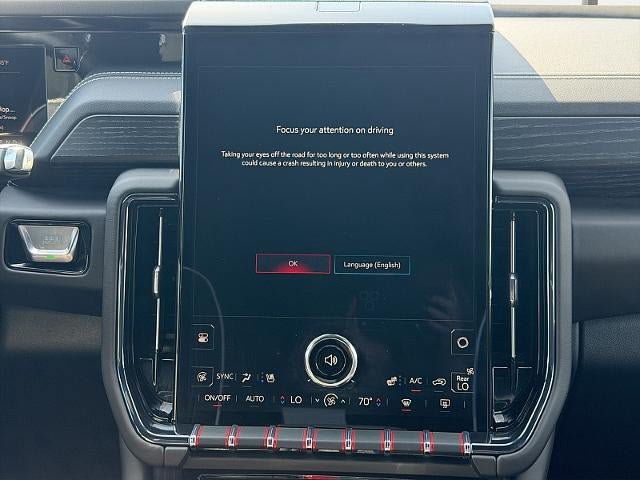 Used 2025 GMC Yukon AT4 Ultimate w/ LPO, Illumination Package AWD/4WD image 24