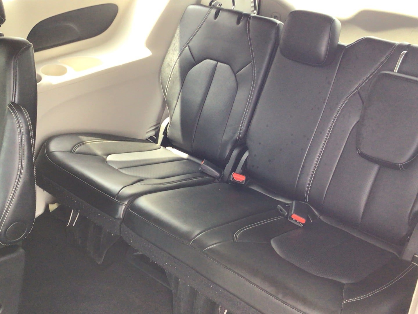 Certified 2024 Chrysler Pacifica Touring-L FWD image 7