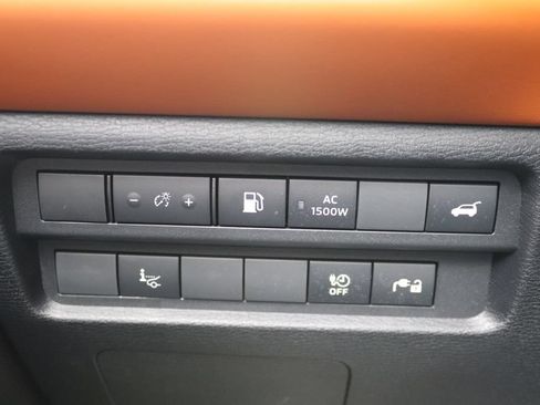 Used 2025 Mitsubishi Outlander 4WD Plug-In Hybrid image 36