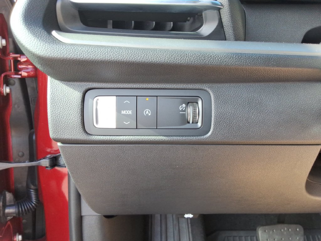 Certified 2026 Chevrolet Traverse LT w/ Driver Confidence Package FWD image 36