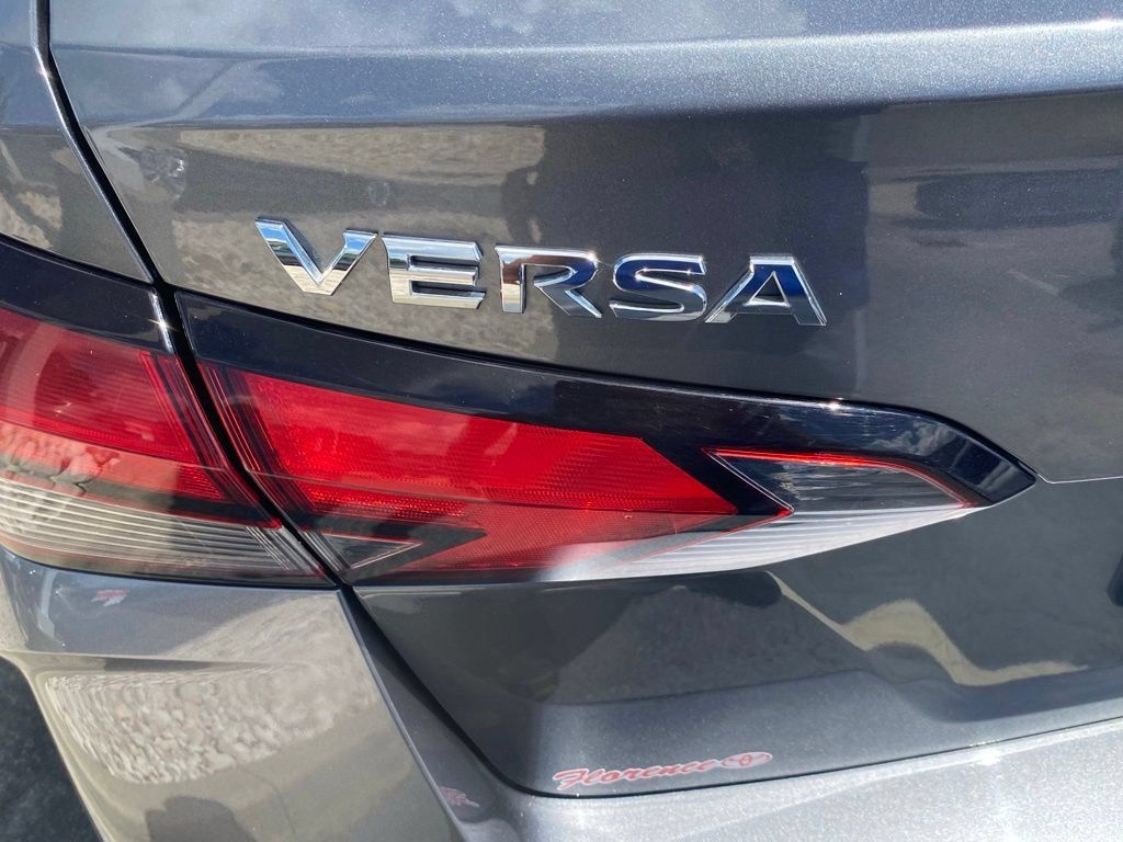 Used 2024 Nissan Versa S FWD image 13