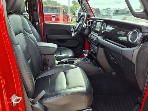 Used 2022 Jeep Wrangler Unlimited Sahara AWD/4WD image 20