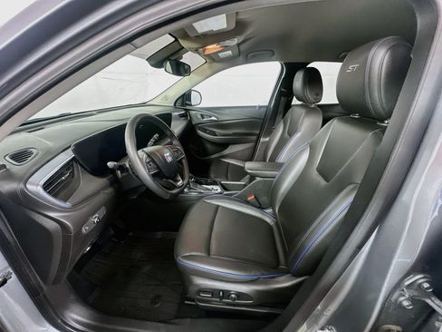 Used 2025 Buick Encore GX Sport Touring w/ Advanced Technology Package FWD image 13