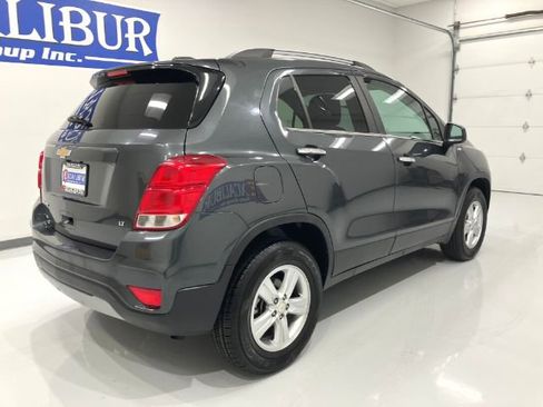 Used 2018 Chevrolet Trax LT w/ LT Convenience Package image 16