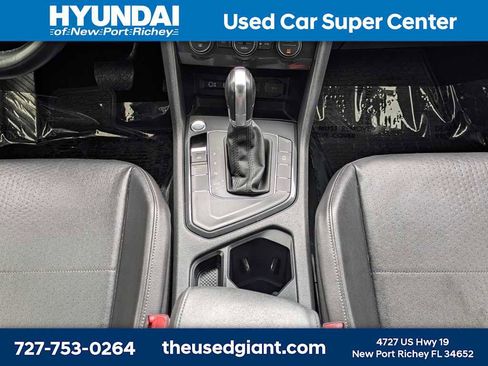 Used 2018 Volkswagen Tiguan SE FWD image 24