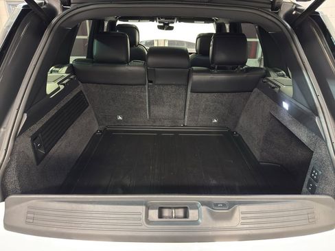 Used 2020 Land Rover Range Rover HSE image 31