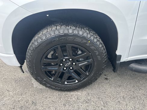 Certified 2023 Chevrolet Silverado 1500 Custom w/ LPO, Dark Essentials Package image 4