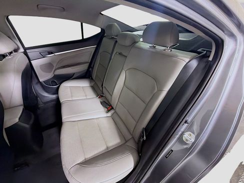 Used 2019 Hyundai Elantra Limited FWD image 26