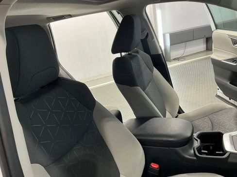 Used 2024 Toyota RAV4 XLE w/ Convenience Package image 16