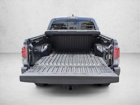 Used 2022 Toyota Tacoma TRD Sport w/ Technology Package RWD image 6
