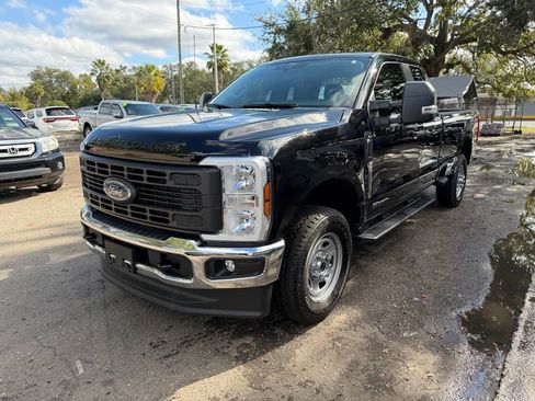 Used 2025 Ford F350 XL w/ FX4 Off-Road Package image 2