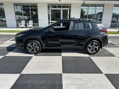 Used 2025 Subaru Crosstrek 2.5i Premium AWD/4WD image 1