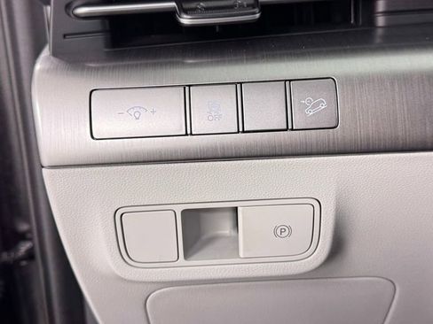 Used 2025 Hyundai Kona SEL FWD image 32