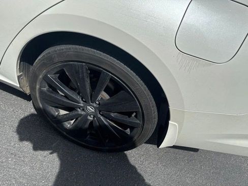 Used 2022 Nissan Altima 2.5 SR w/ Midnight Edition Package FWD image 9