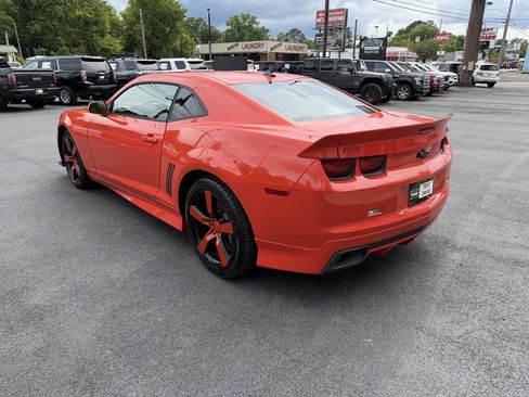 Used 2010 Chevrolet Camaro SS w/ LPO, Ground Effects Package RWD image 8