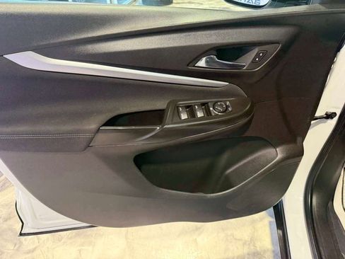 Used 2023 Chevrolet Bolt EUV LT FWD image 37