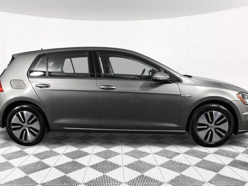 Used 2016 Volkswagen e-Golf SE w/ DC Fast Charging Package FWD image 13