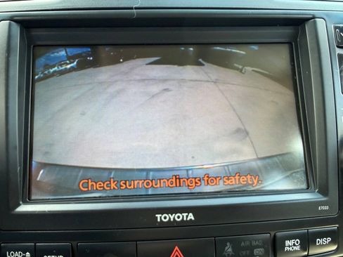 Used 2011 Toyota Highlander Limited w/ Tow Pkg AWD/4WD image 38