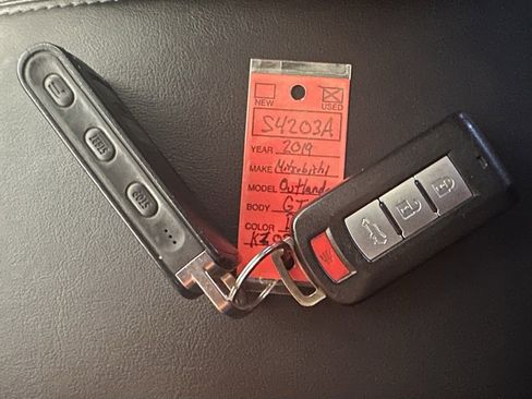 Used 2019 Mitsubishi Outlander GT image 35