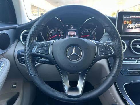 Used 2019 Mercedes-Benz GLC 300 4MATIC image 19