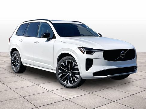 New 2026 Volvo XC90 T8 Ultra w/ Lounge Package image 2