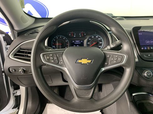 Used 2022 Chevrolet Malibu LS w/ Driver Confidence Package II FWD image 21