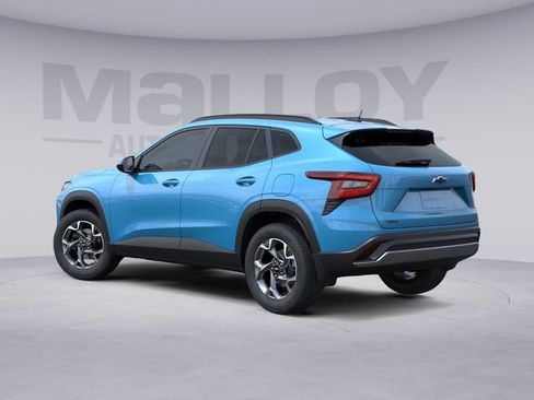 New 2026 Chevrolet Trax LT w/ LPO, Blackout Package FWD image 4