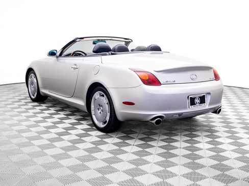 Used 2002 Lexus SC 430 Convertible RWD image 3