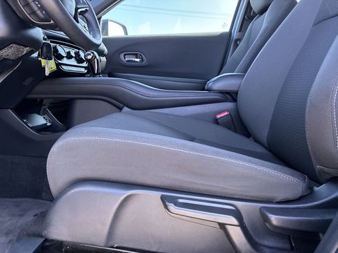 Certified 2022 Honda HR-V Sport image 18