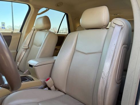 Used 2006 Cadillac SRX w/ Drivers Level One Package AWD/4WD image 14
