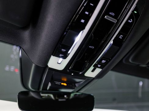 Certified 2020 Porsche Cayenne image 21