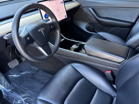 Used 2020 Tesla Model Y Long Range image 9