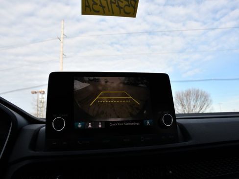 Used 2024 Honda CR-V EX image 12