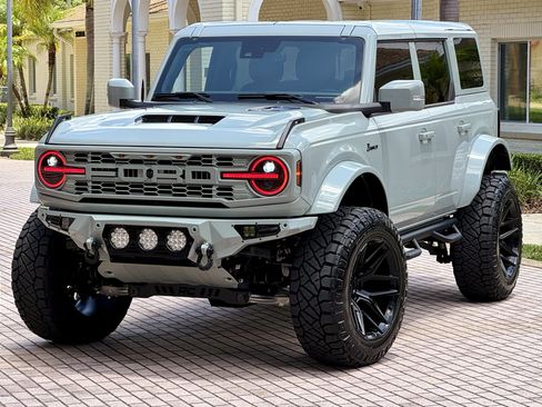 Used 2024 Ford Bronco Outer Banks AWD/4WD image 3