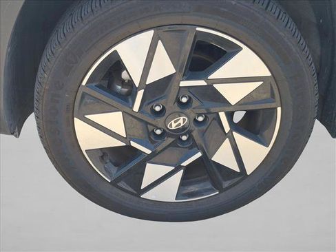 Used 2025 Hyundai Kona SEL AWD/4WD image 10
