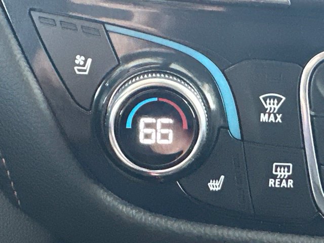 Used 2022 Chevrolet Equinox Premier AWD/4WD image 36