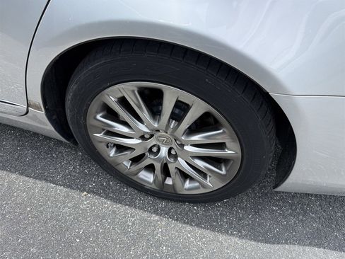 Used 2013 Lexus LS 460 AWD w/ Comfort Pkg image 7