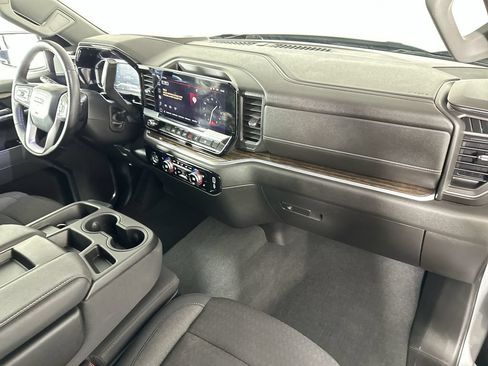 Used 2024 GMC Sierra 1500 Elevation w/ LPO, Elevation Black Package AWD/4WD image 29