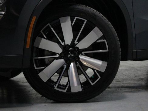 New 2025 Mitsubishi Outlander SE image 3