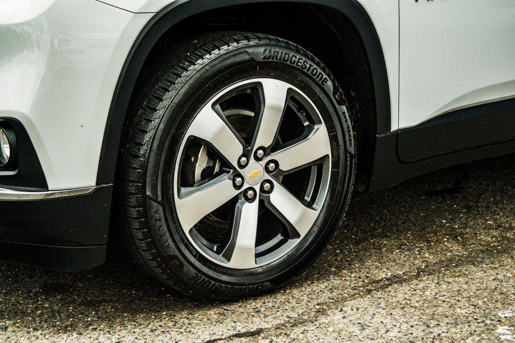 Used 2019 Chevrolet Traverse LT w/ LT Premium Package AWD/4WD image 21