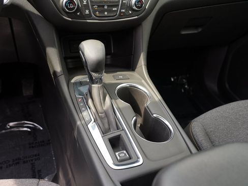 Used 2022 Chevrolet Equinox LT AWD/4WD image 25