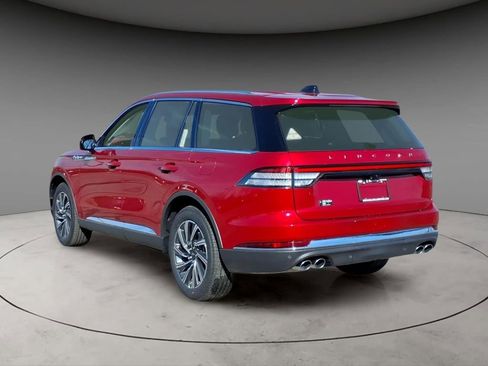 New 2026 Lincoln Aviator AWD image 3