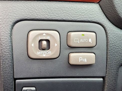 Used 2004 Lexus LS 430 RWD image 11