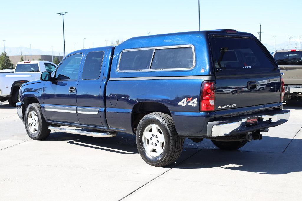 Used 2006 Chevrolet Silverado 1500 LT w/ Light Duty Power Package AWD/4WD image 4