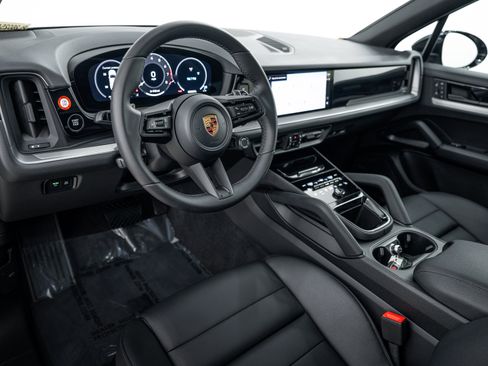 Certified 2026 Porsche Cayenne AWD/4WD image 4