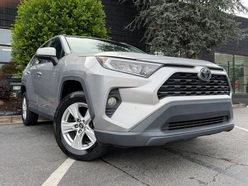 Used 2020 Toyota RAV4 XLE AWD/4WD image 8