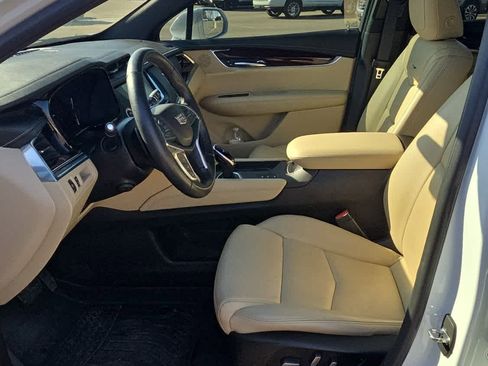 Used 2019 Cadillac XT5 Premium Luxury w/ Driver Assist Package image 5