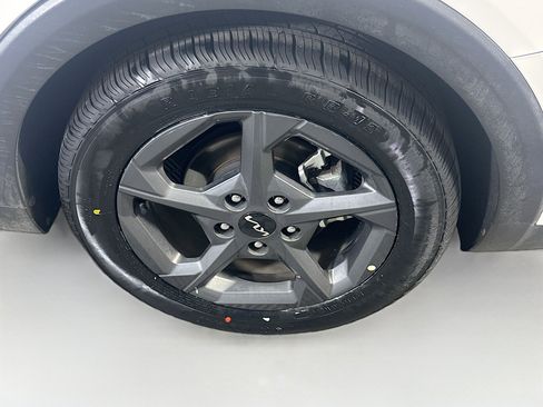 Used 2025 Kia K4 LXS image 11