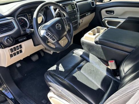 Used 2017 Nissan Titan SV RWD image 16