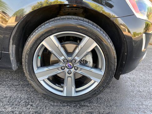 Used 2017 Volvo XC60 T5 Dynamic w/ Preferred Option Package FWD image 21